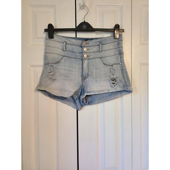 Refuge size 10 women's lightwash distressed cuffed shorts - Picture 1 of 7